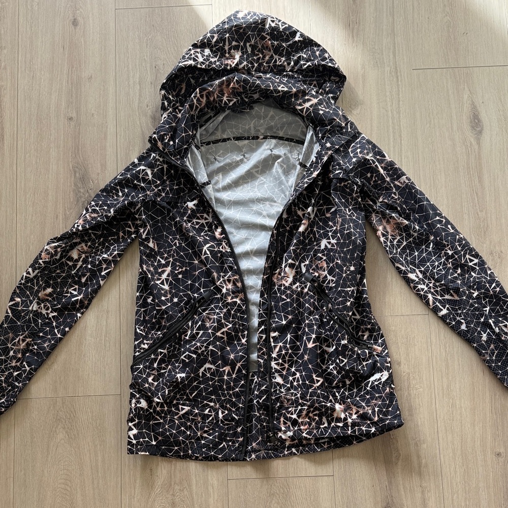 Lightweight Lululemon windbreaker